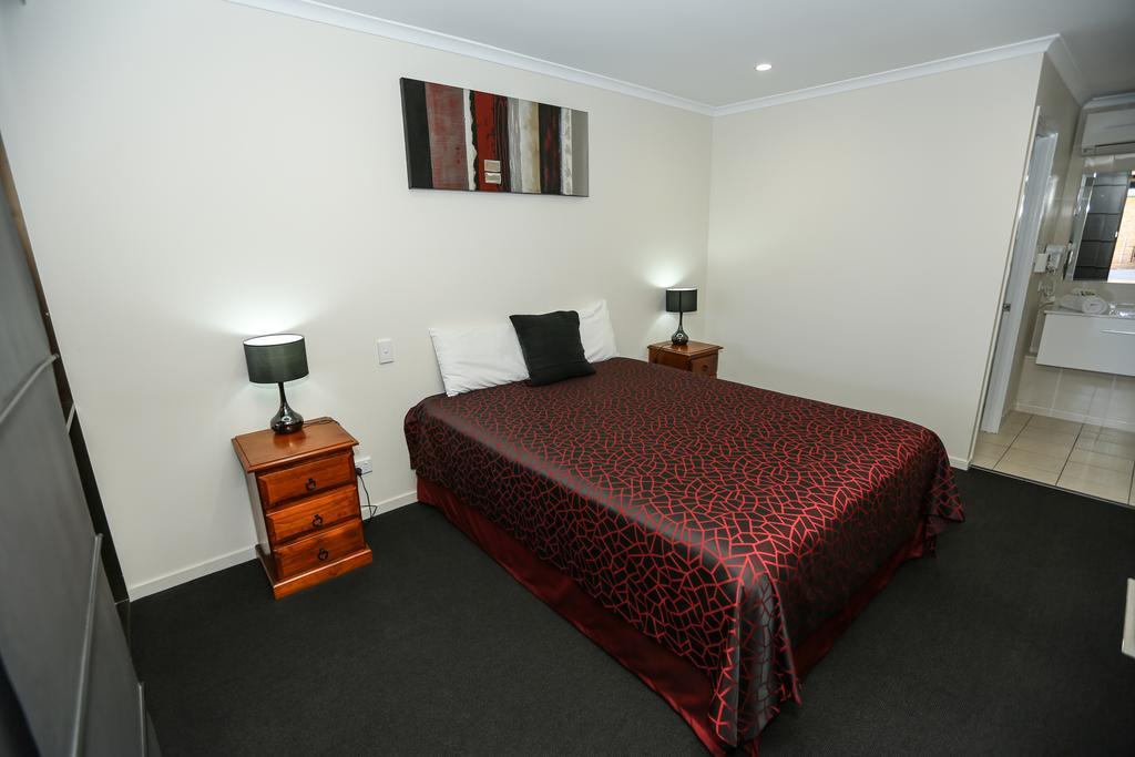 Amber Lodge Motel Gladstone Habitación foto