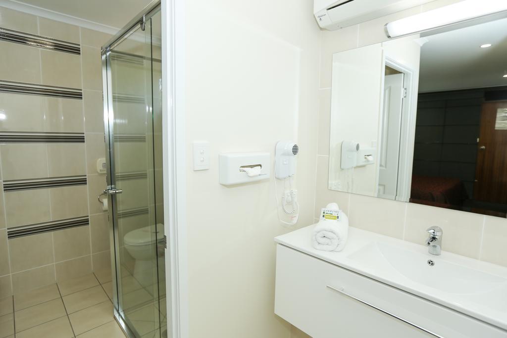 Amber Lodge Motel Gladstone Habitación foto